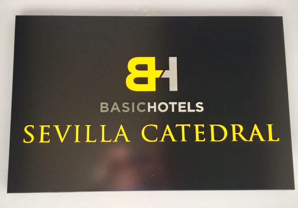 Basic Hotel Sevilla Catedral Esterno foto